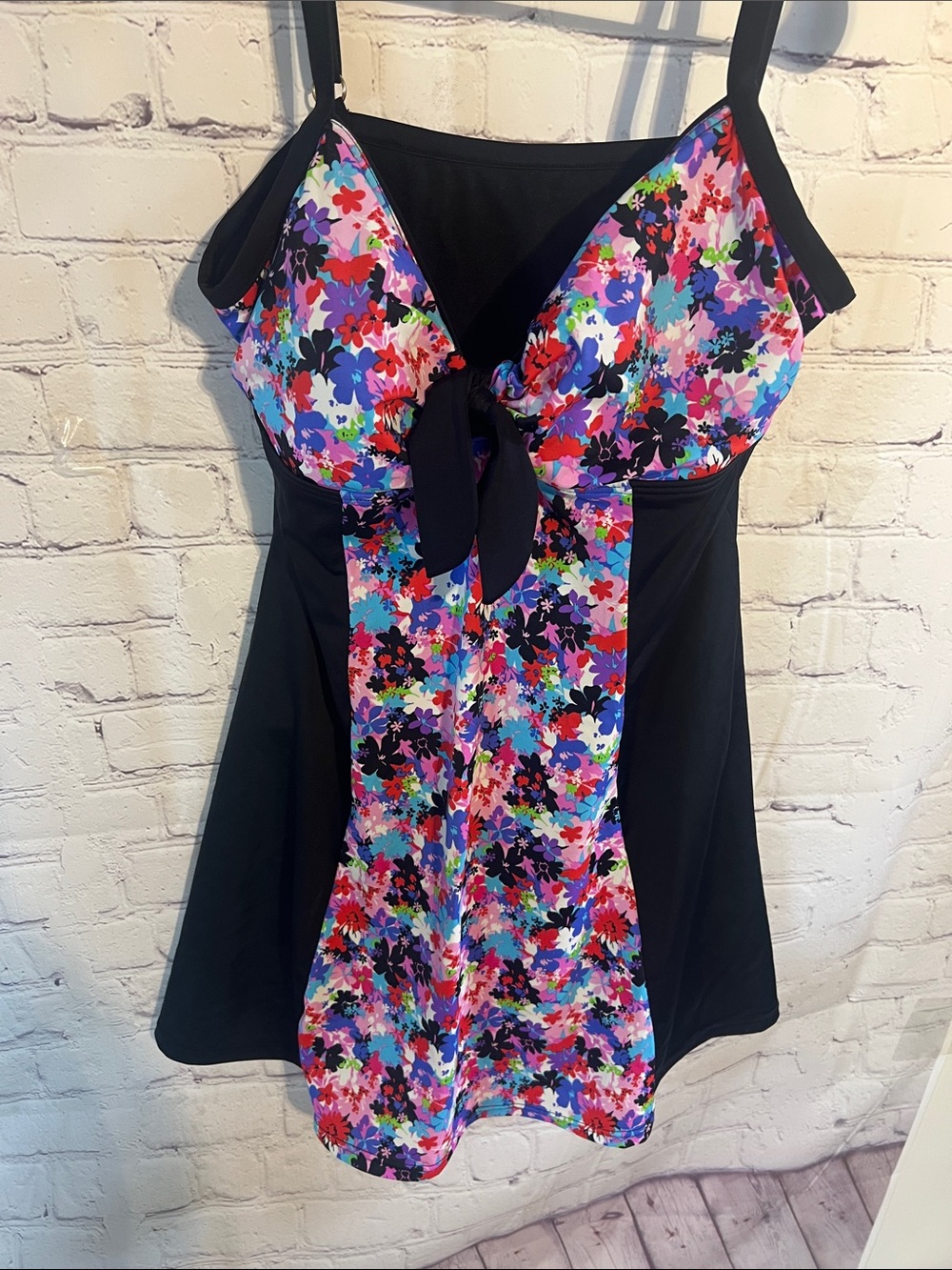 A SHORE FIT one piece bathing suit. Size 14. Adjustable Straps. Exc condition.